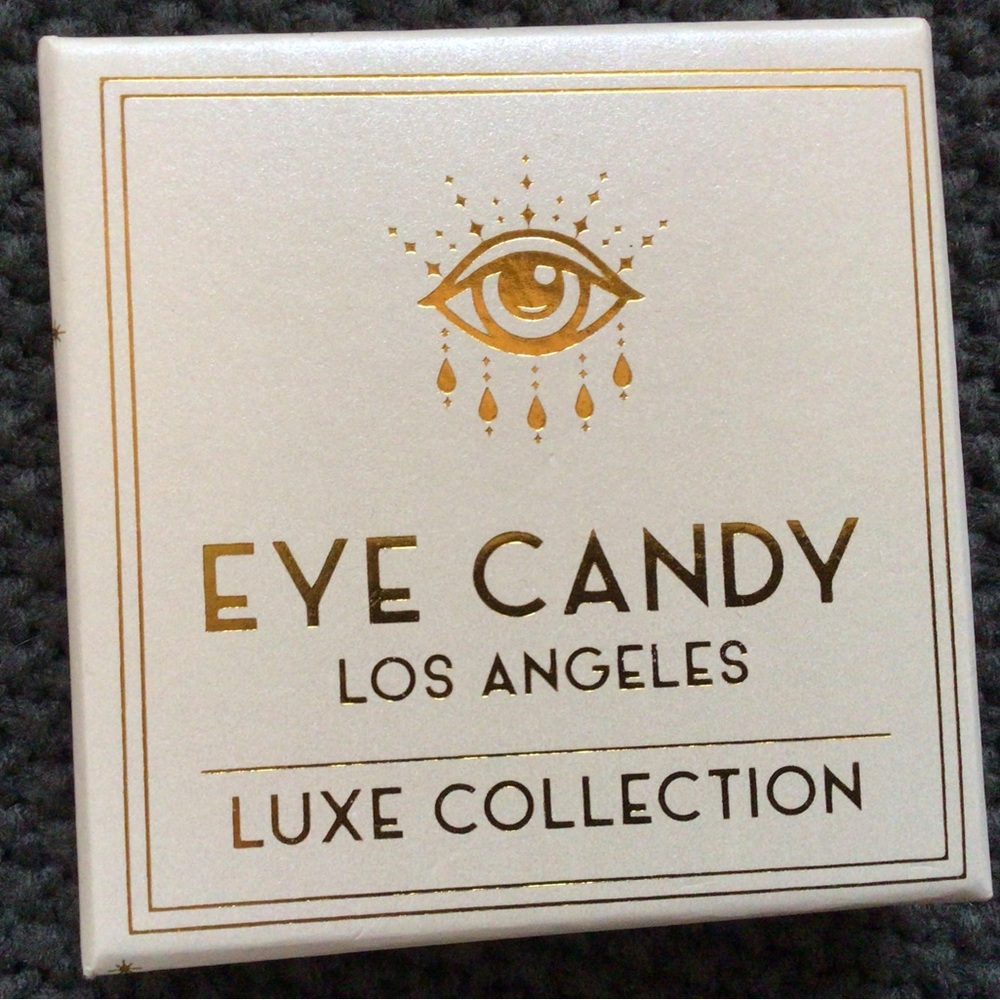 Eye Candy Los Angeles Green Gem Bird Statement earrings - Picture 5 of 5